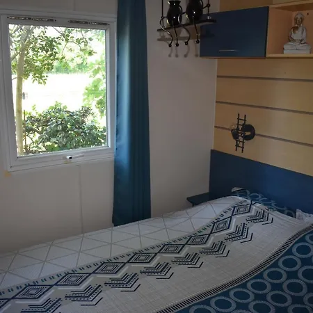 Mobil-home Sur Terrain Bucolique 럭셔리텐트 히에레