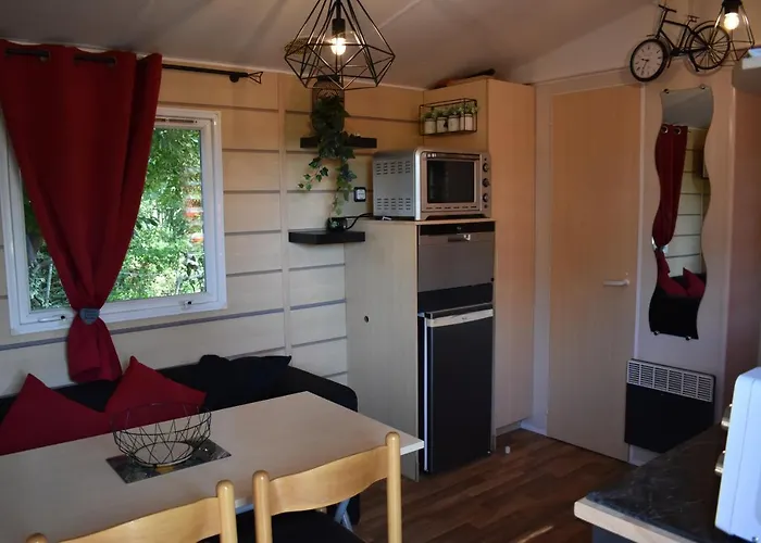 Mobil-home Sur Terrain Bucolique Hyères